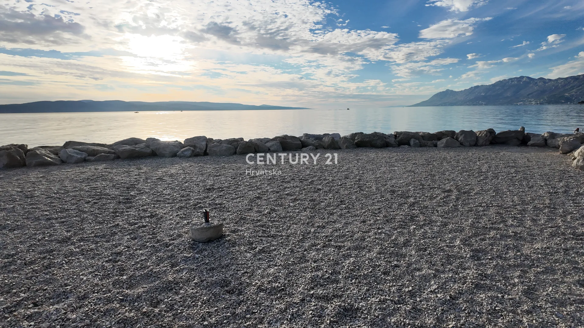 dvoetažni stan s panoramskim pogledom na more i otoke – baška voda - slika 30