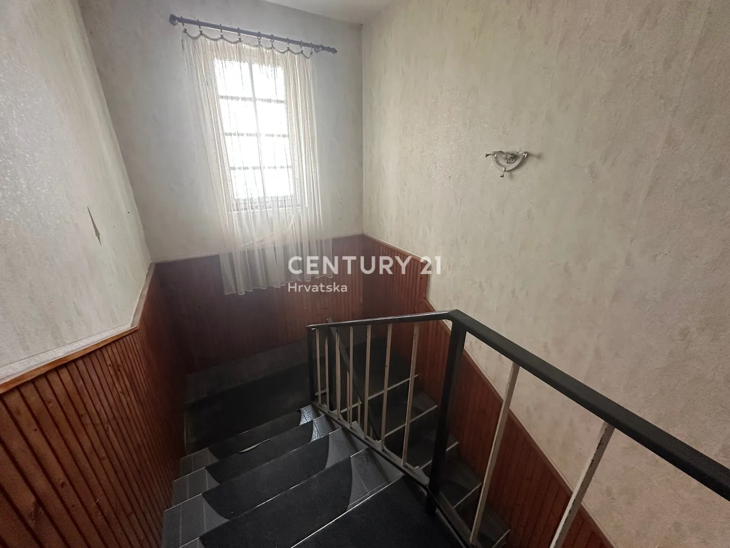 prodaja kuće u strahonincu – 180 m², velika parcela, uredni papiri - slika 8