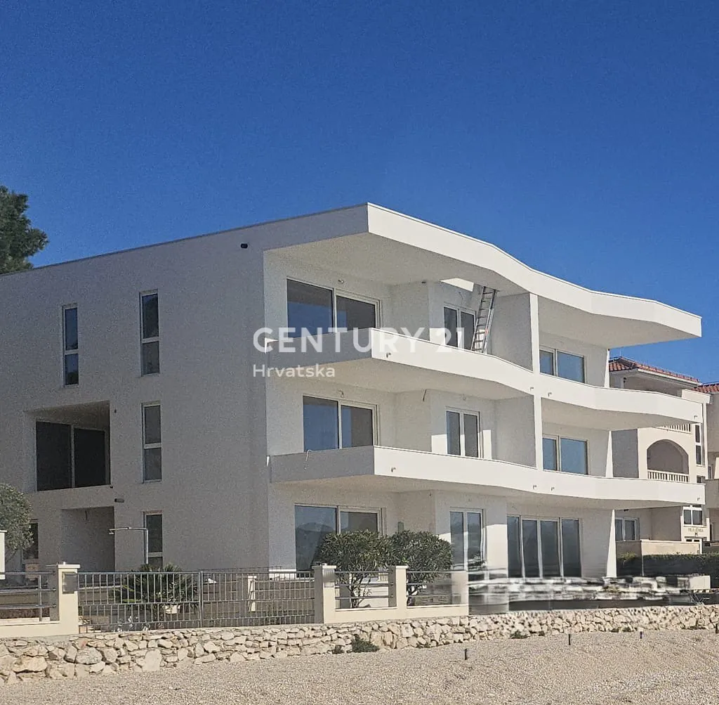 ekskluzivni penthouse - prvi red uz more u žaboriću pored šibenika - slika 2