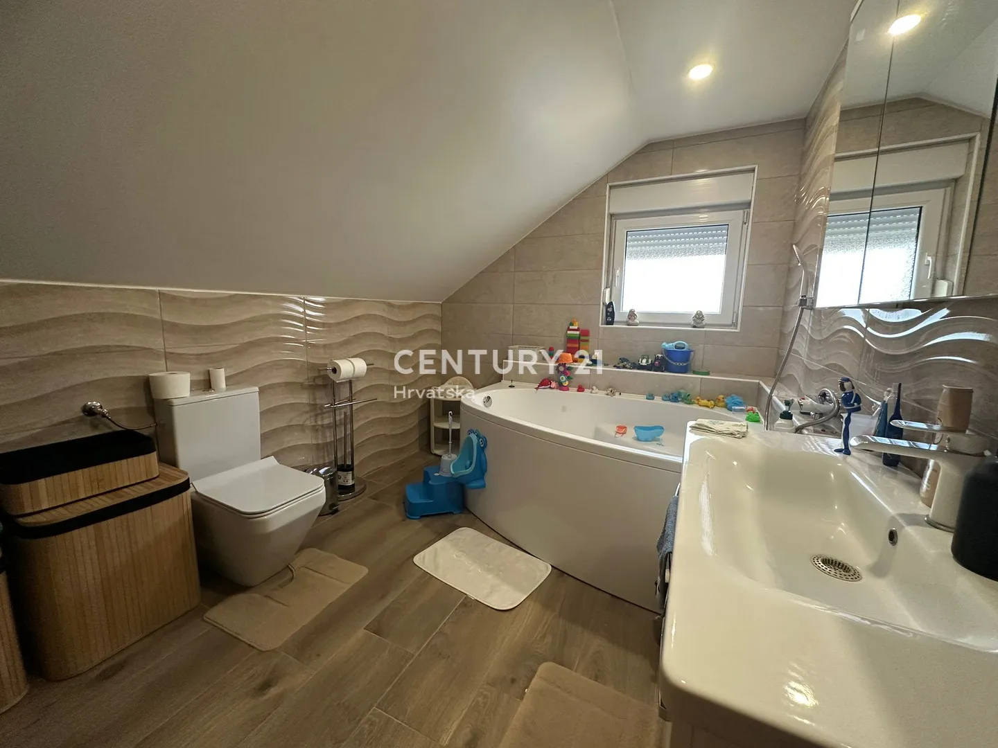 kuća 260 m2 – bartolovec, 15 min od centra varaždina - slika 8