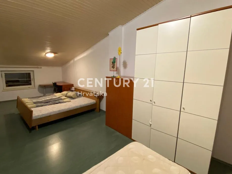 sveti lovreč, perini, poreč – istra | dvojna katnica 290 m² + terasa, balkon, bazen | potpuno namještena | renovirana 2024. - slika 9