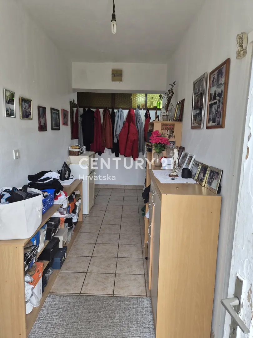 šibenik – donje ražine – etažiran stan u prizemlju s velikom terasom i vrtom - slika 3