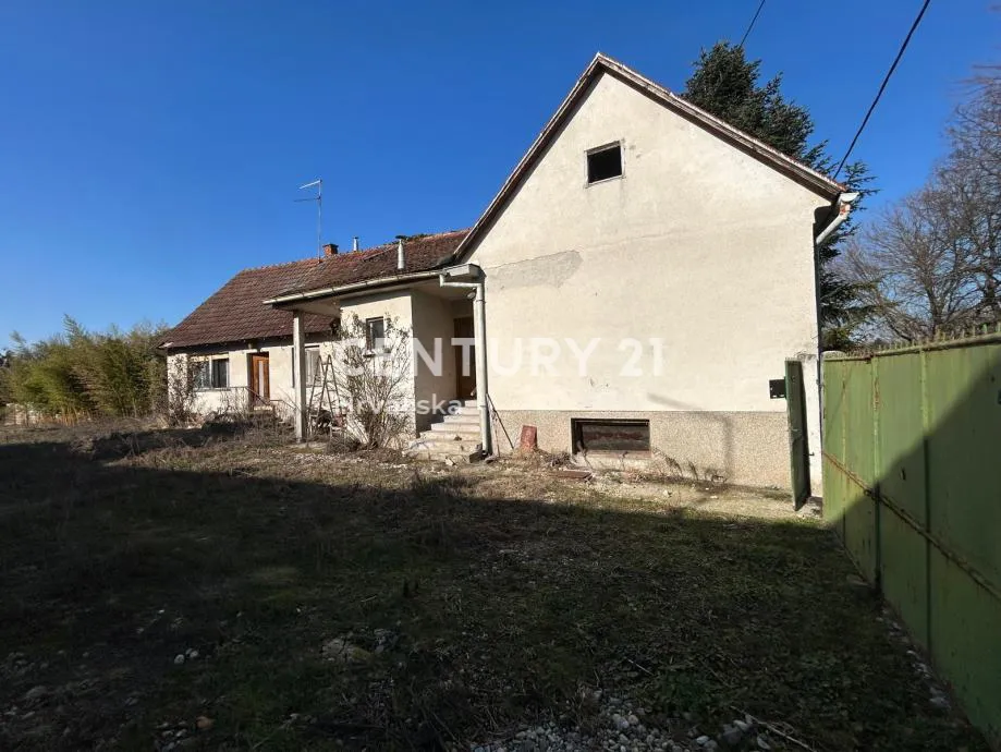 Varaždin – Banfica | Samostojeća prizemnica 144 m² + okućnica 1.818 m² | Svi priključci | Uporabna dozvola