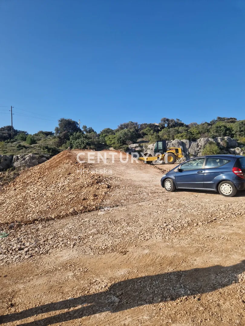 atraktivno građevinsko zemljište u primoštenu – pogled na more, 200 m od plaže! - slika 3