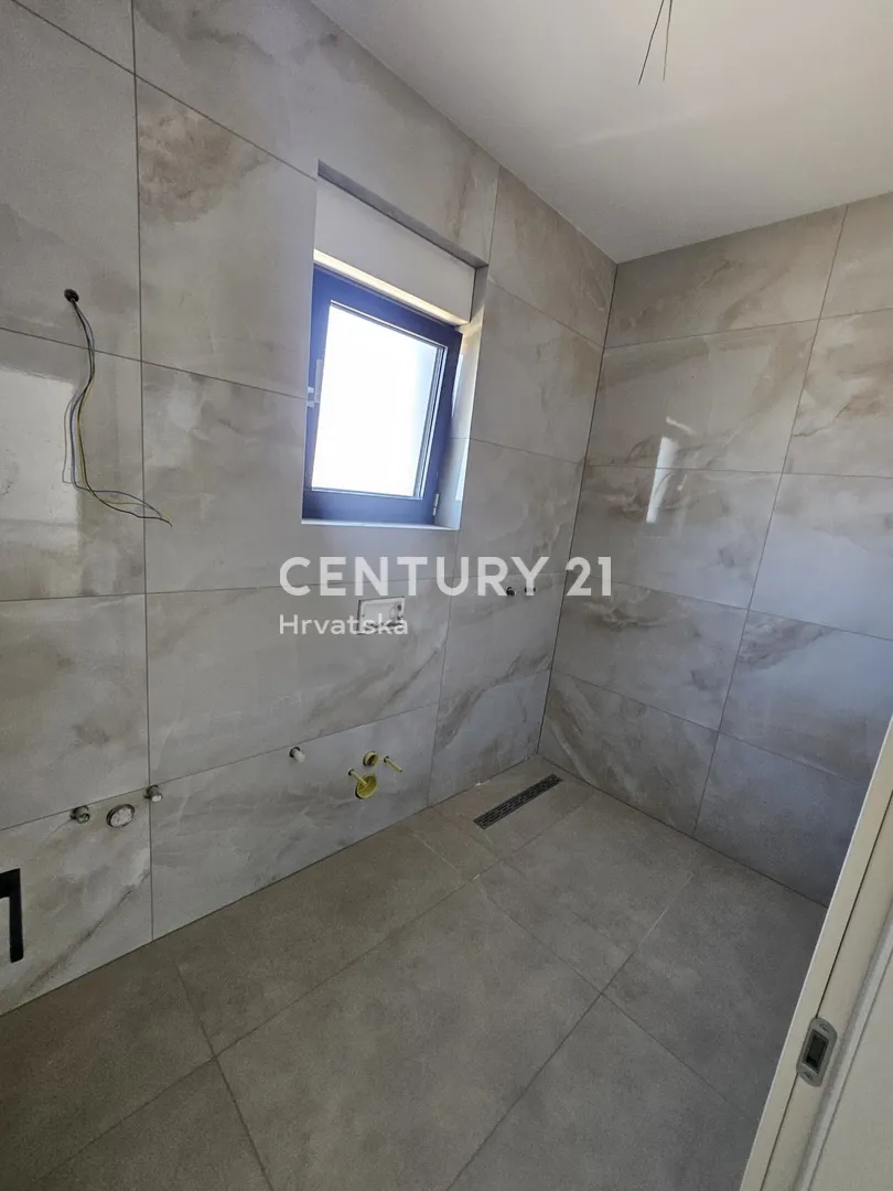 apartman na prvom katu s pogledom na more- dolac, primošten - slika 33