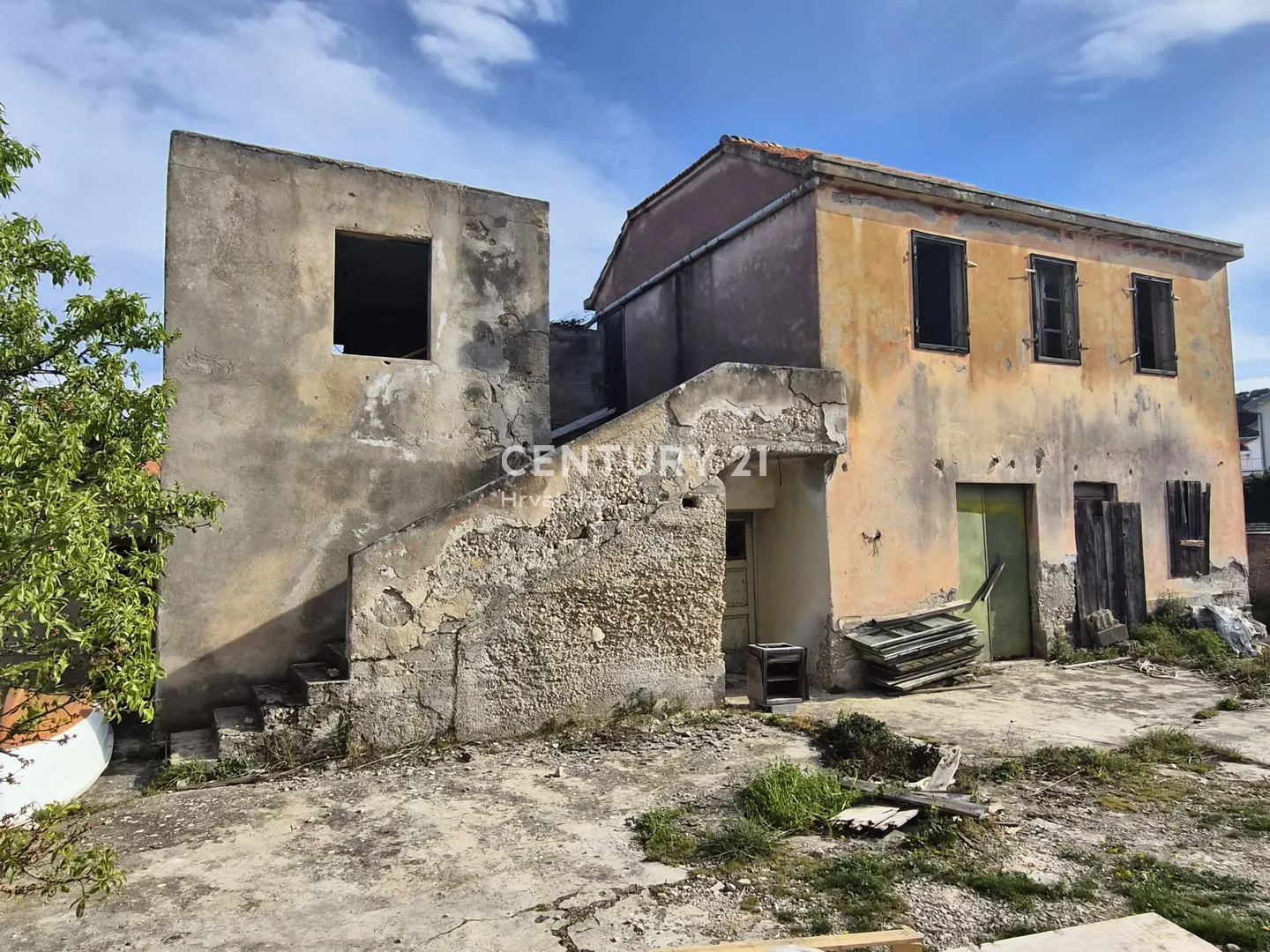 brodarica – kuća za renovaciju s okućnicom 379 m², 180 m od mora - slika 2
