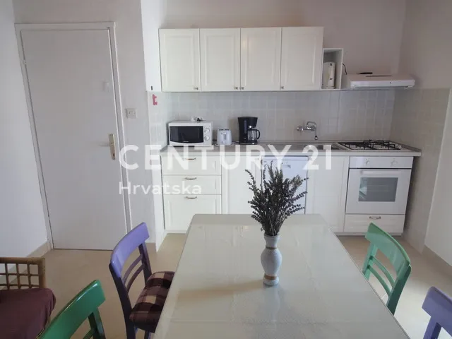 prvi red do mora! kuća s 3 apartmana i 1.806 m² zemljišta na drveniku malom - slika 12