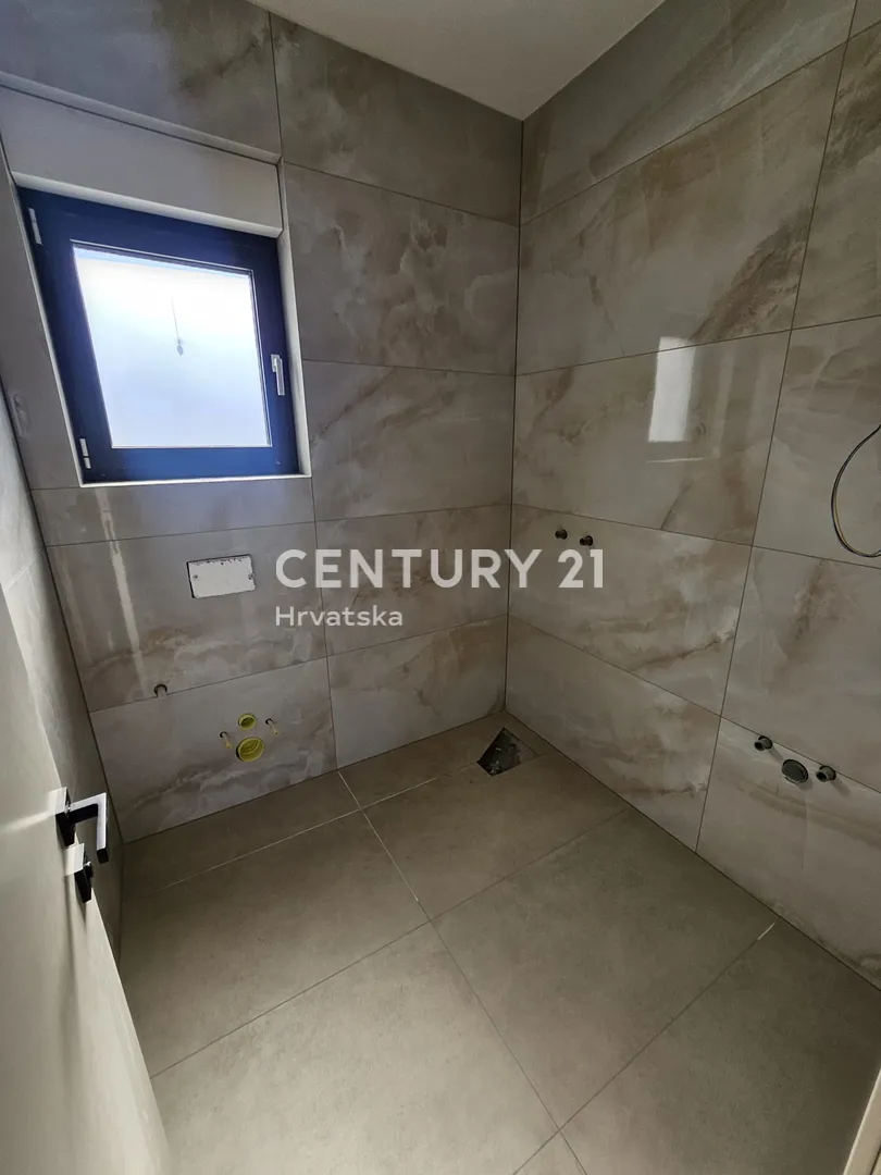 apartman na prvom katu s pogledom na more- dolac, primošten - slika 25