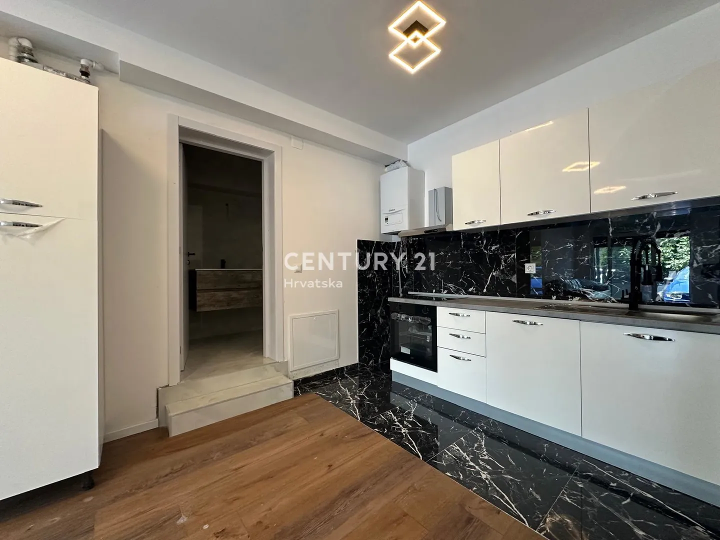 višestambena kuća sa 4 odvojena stana 263 m² , gornja dubrava (trnovčica) - slika 35