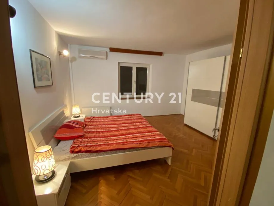 sveti lovreč, perini, poreč – istra | dvojna katnica 290 m² + terasa, balkon, bazen | potpuno namještena | renovirana 2024. - slika 25
