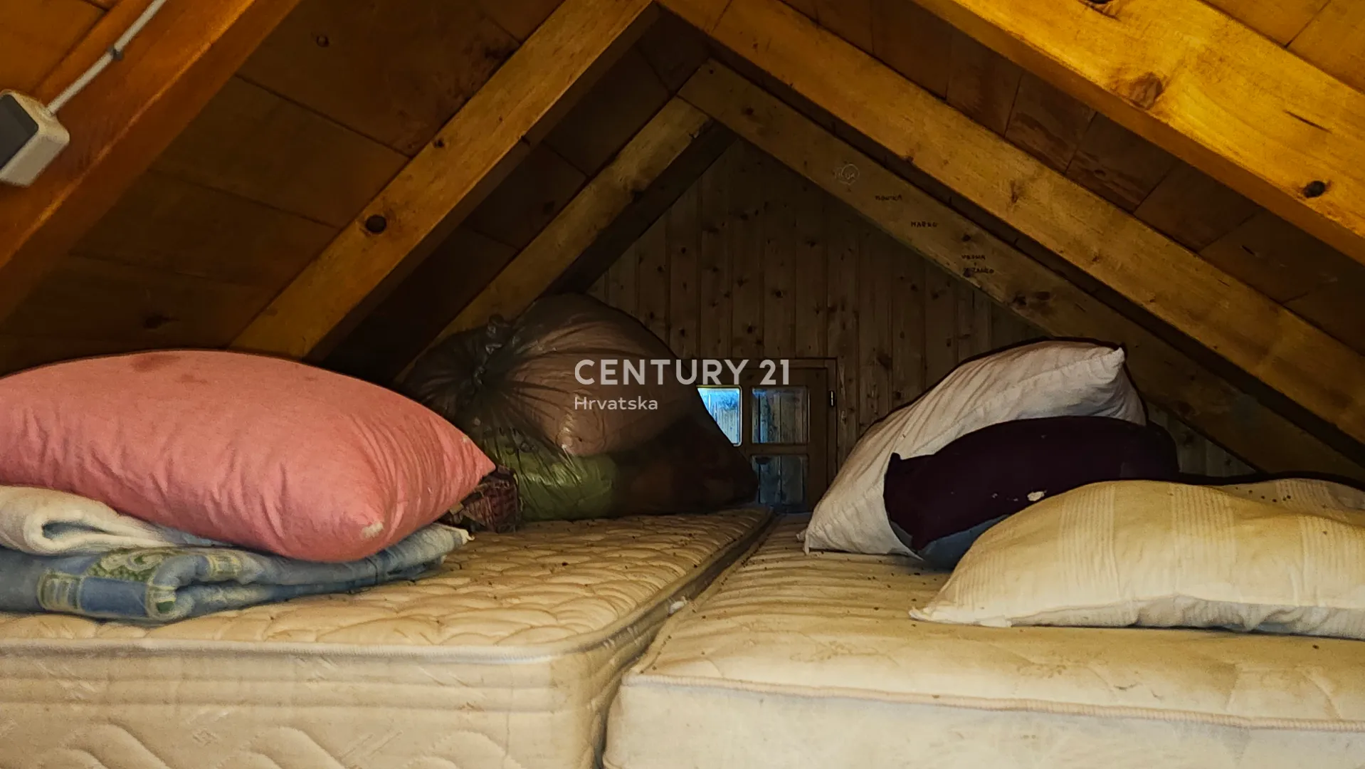 cerje nebojse | vikendica 25 m² + voćnjak | zemljište 6.647 m² | potpuno namješteno - slika 8