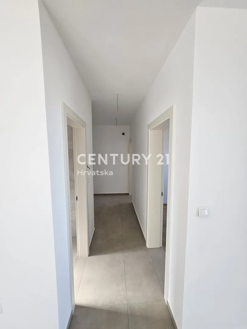 apartman na prvom katu s pogledom na more- dolac, primošten - slika 19