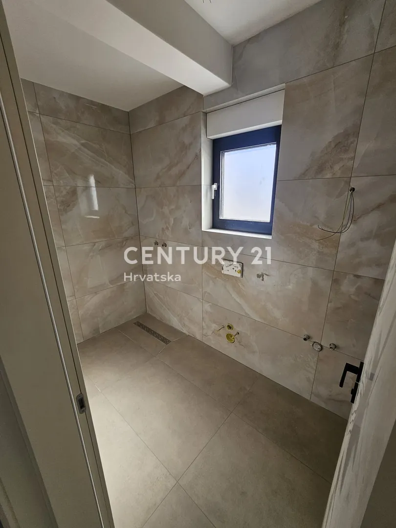 apartman na drugom katu s pogledom na more- dolac, primošten - slika 28