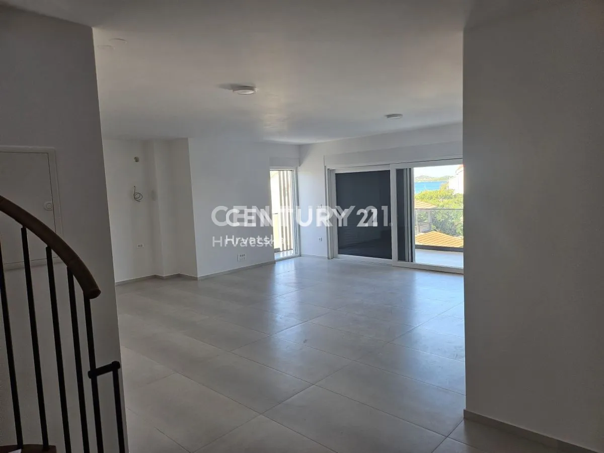 predivan trosoban stan drugi red do mora s krovnim terasama (107,81 m/2) - slika 21