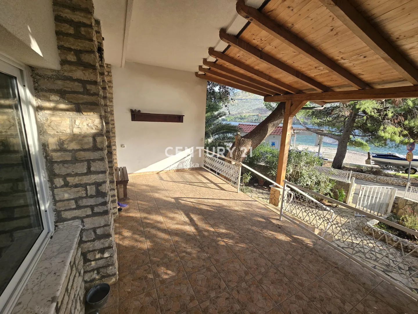 kuća prvi red do mora | 2 apartmana | 400 m² čestica | vez za brod - slika 14