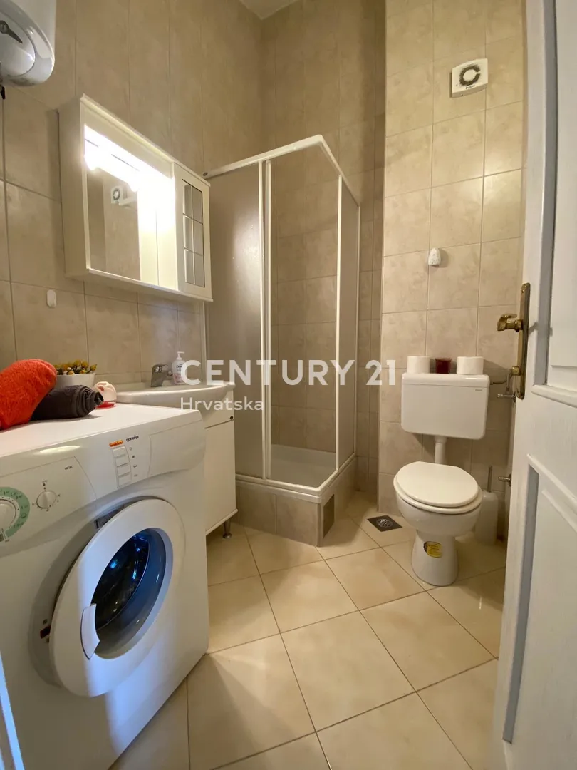 dvosoban stan sa terasom i pogledom na more 56 m², novalja - slika 9