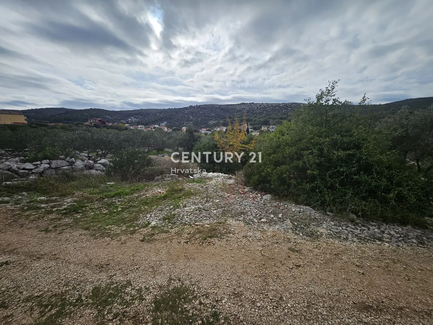 poljoprivredno zemljište 1000 m² – marina, blizina centra - slika 2
