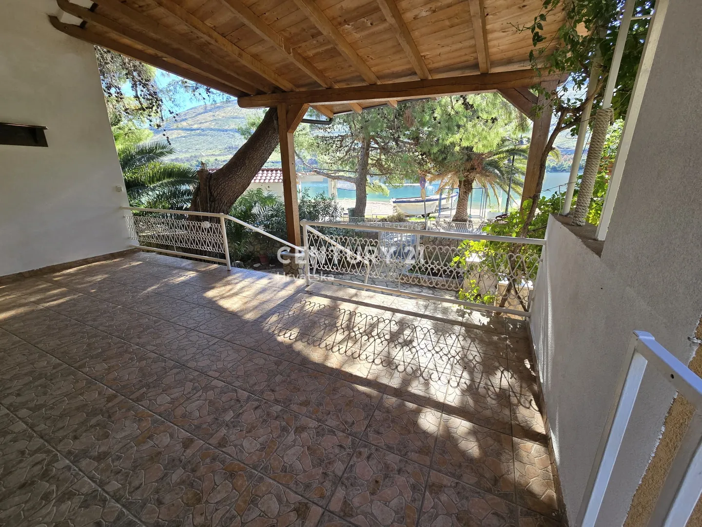 kuća prvi red do mora | 2 apartmana | 400 m² čestica | vez za brod - slika 17