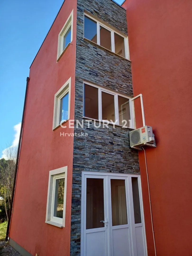 palit (otok rab) – vila palit | trosobni dvoetažni apartman 75,25 m² + velika terasa | 2. kat | 2011. god. | energetski razred b - slika 4