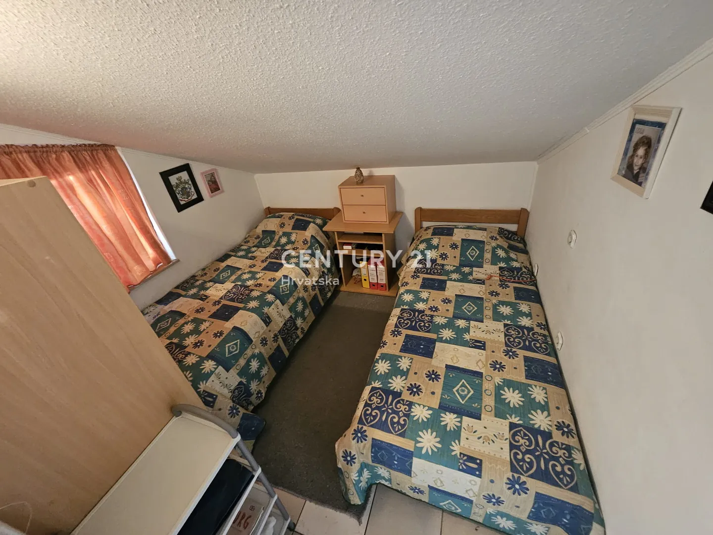 prodaja kuća u centru vodica (5 apartmana) – 278 m² - slika 44