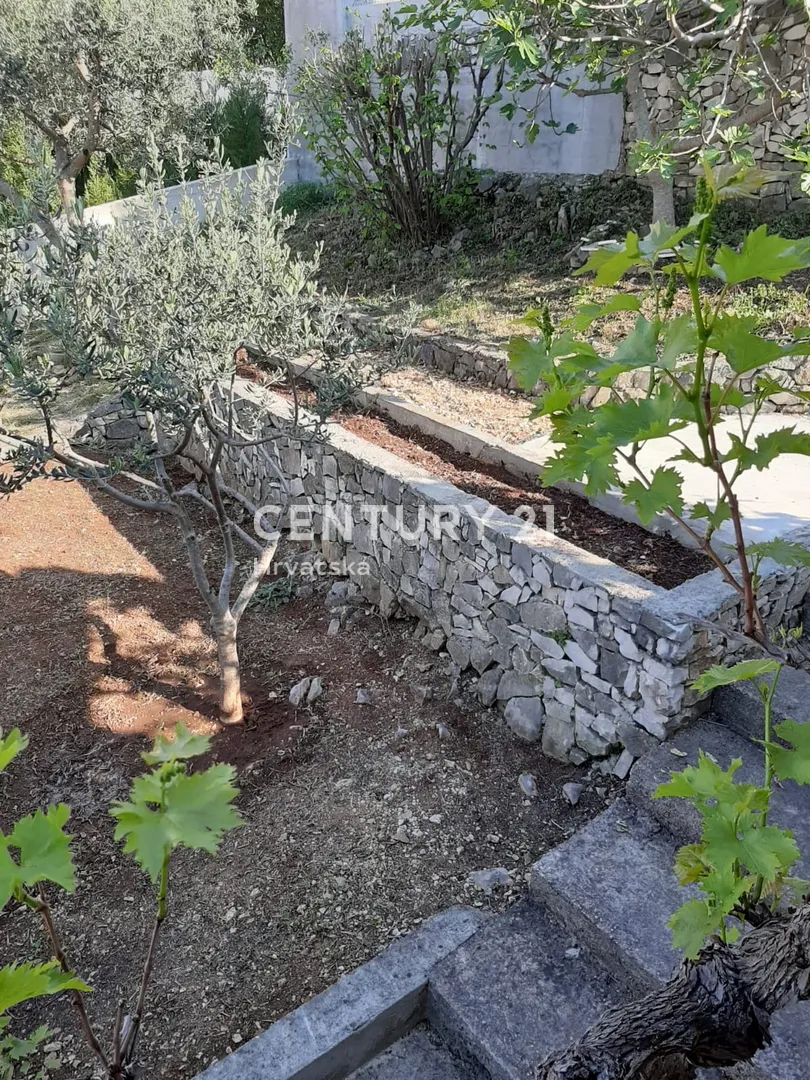 kuća s pogledom na more u okrugu donjem, svega 70 metara od mora - slika 36