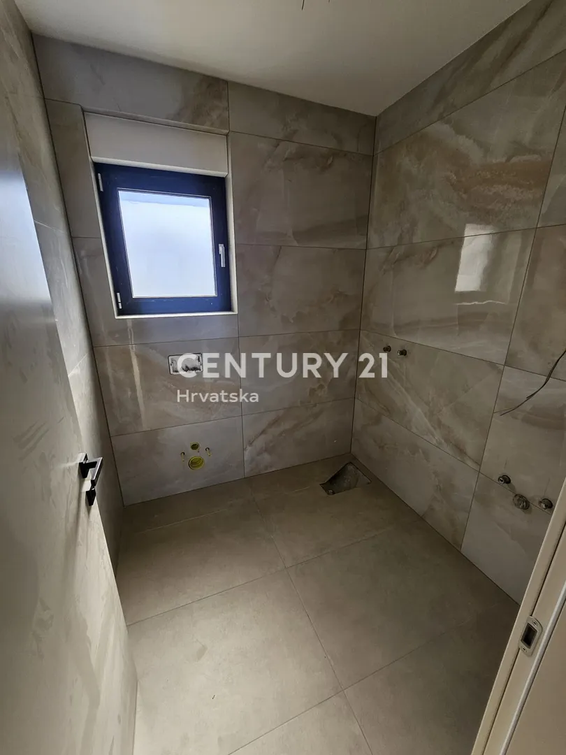 apartman na drugom katu s pogledom na more- dolac, primošten - slika 34