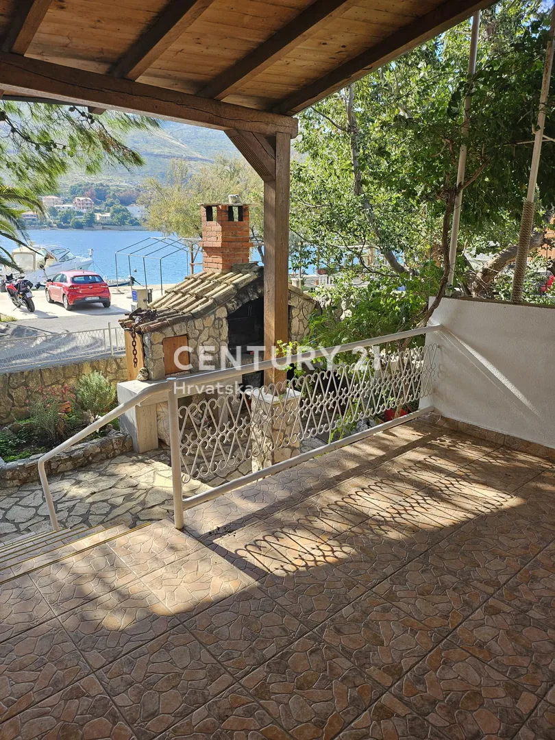 kuća prvi red do mora | 2 apartmana | 400 m² čestica | vez za brod - slika 13