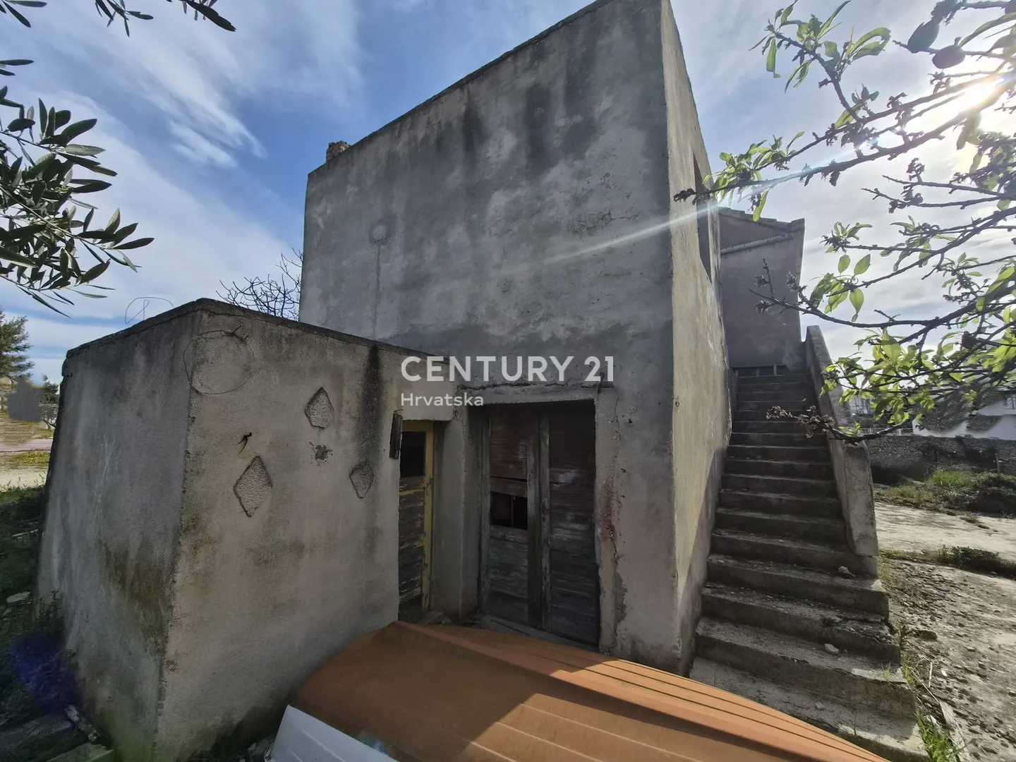 brodarica – kuća za renovaciju s okućnicom 379 m², 180 m od mora - slika 9