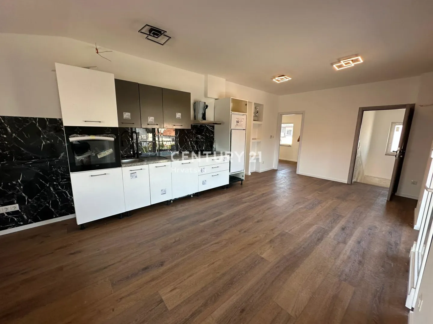 višestambena kuća sa 4 odvojena stana 263 m² , gornja dubrava (trnovčica) - slika 28