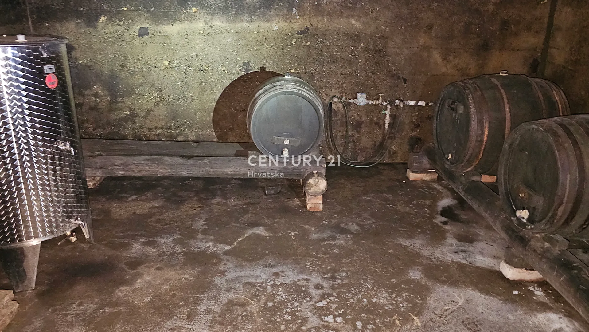 cerje nebojse | obiteljska kuća 95 m² + gospodarske zgrade | okućnica 5.112 m² | voćnjak i vrt | glavna cesta varaždin–ivanec | 55.000 € - slika 12