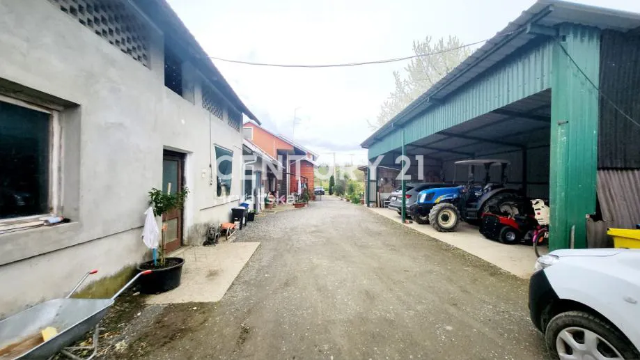 velika obiteljska kuća i gospodarsko imanje u hrastovskom pored ludbrega - slika 7