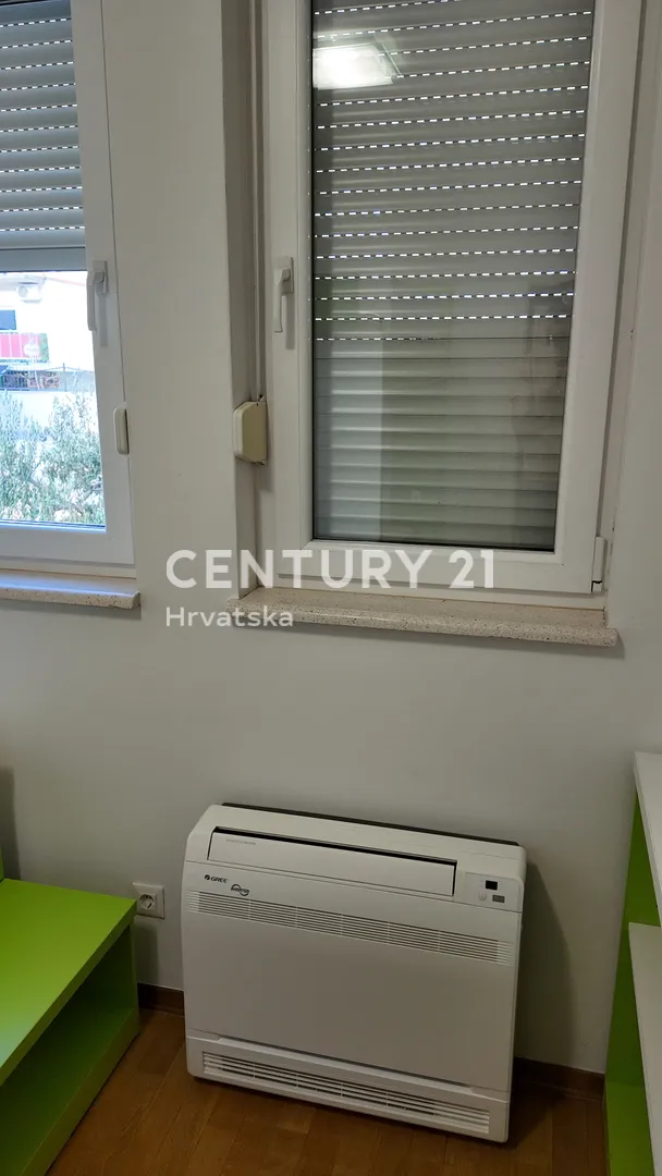 dvoetažni stan s panoramskim pogledom na more i otoke – baška voda - slika 11