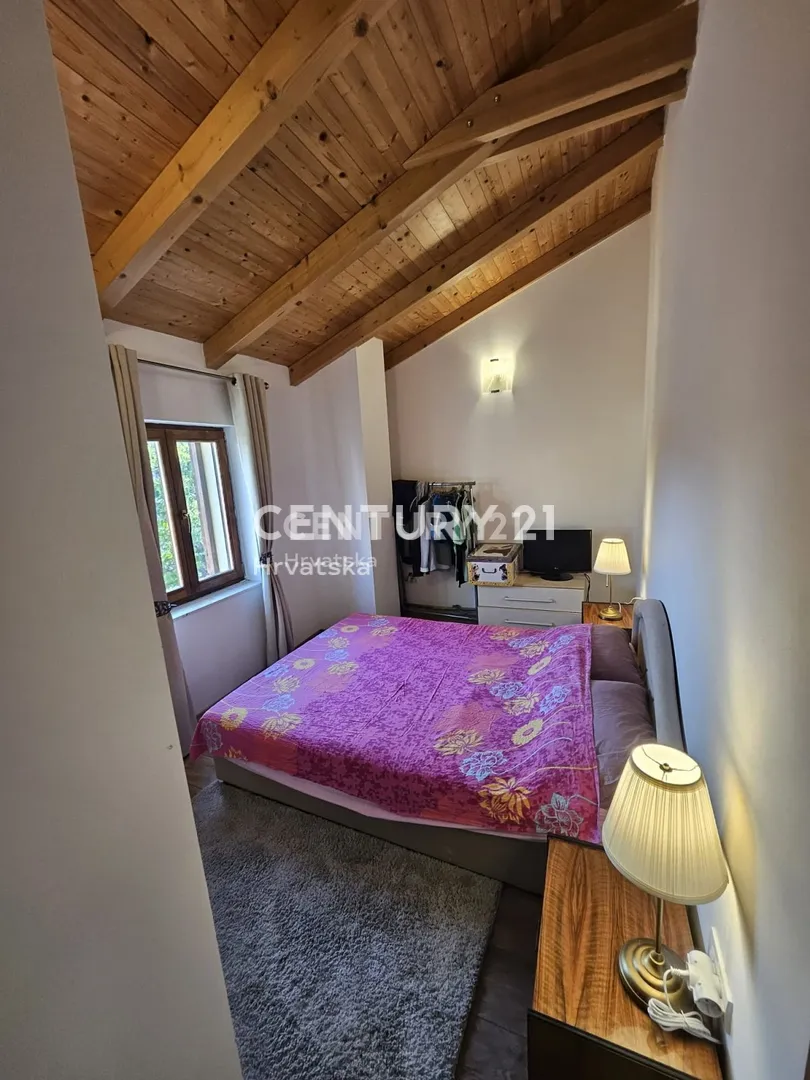 renovirana kamena dalmatinska kuća u mirnom dijelu vinišća cca 650 m od mora - slika 20