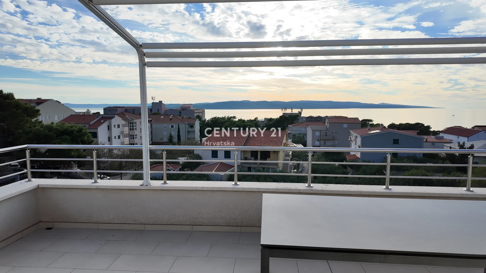 dvoetažni stan s panoramskim pogledom na more i otoke – baška voda - slika 29