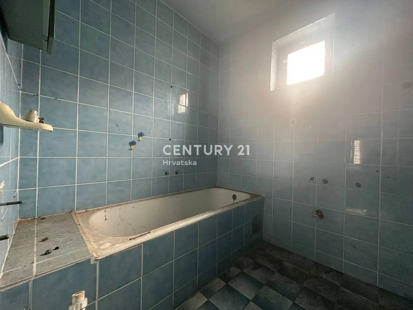 prodaja kuće u strahonincu – 180 m², velika parcela, uredni papiri - slika 15