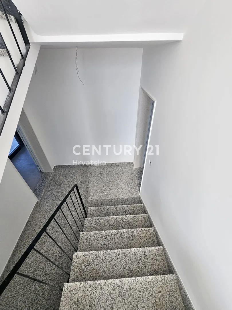apartman u prizemlju s pogledom na more i vrtom - dolac, primošten - slika 22