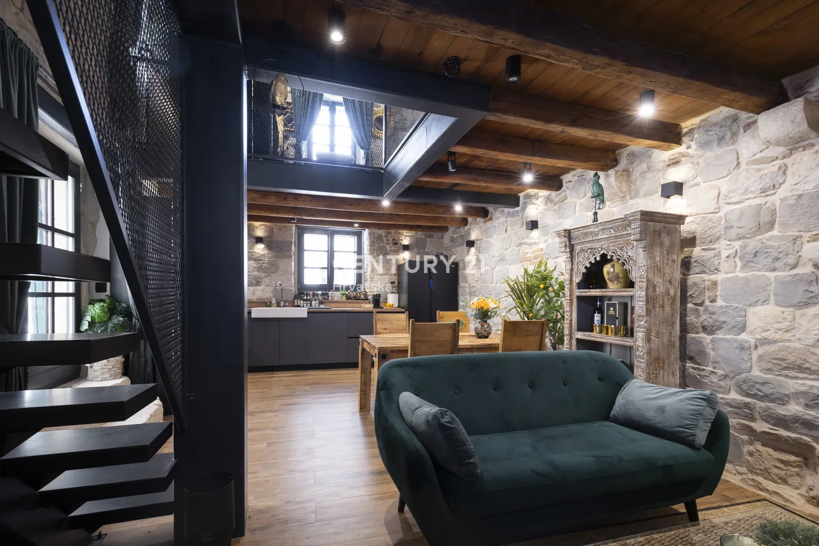 luksuzni, dvoetažni apartman -kaštel stari, 50 m od mora - slika 2