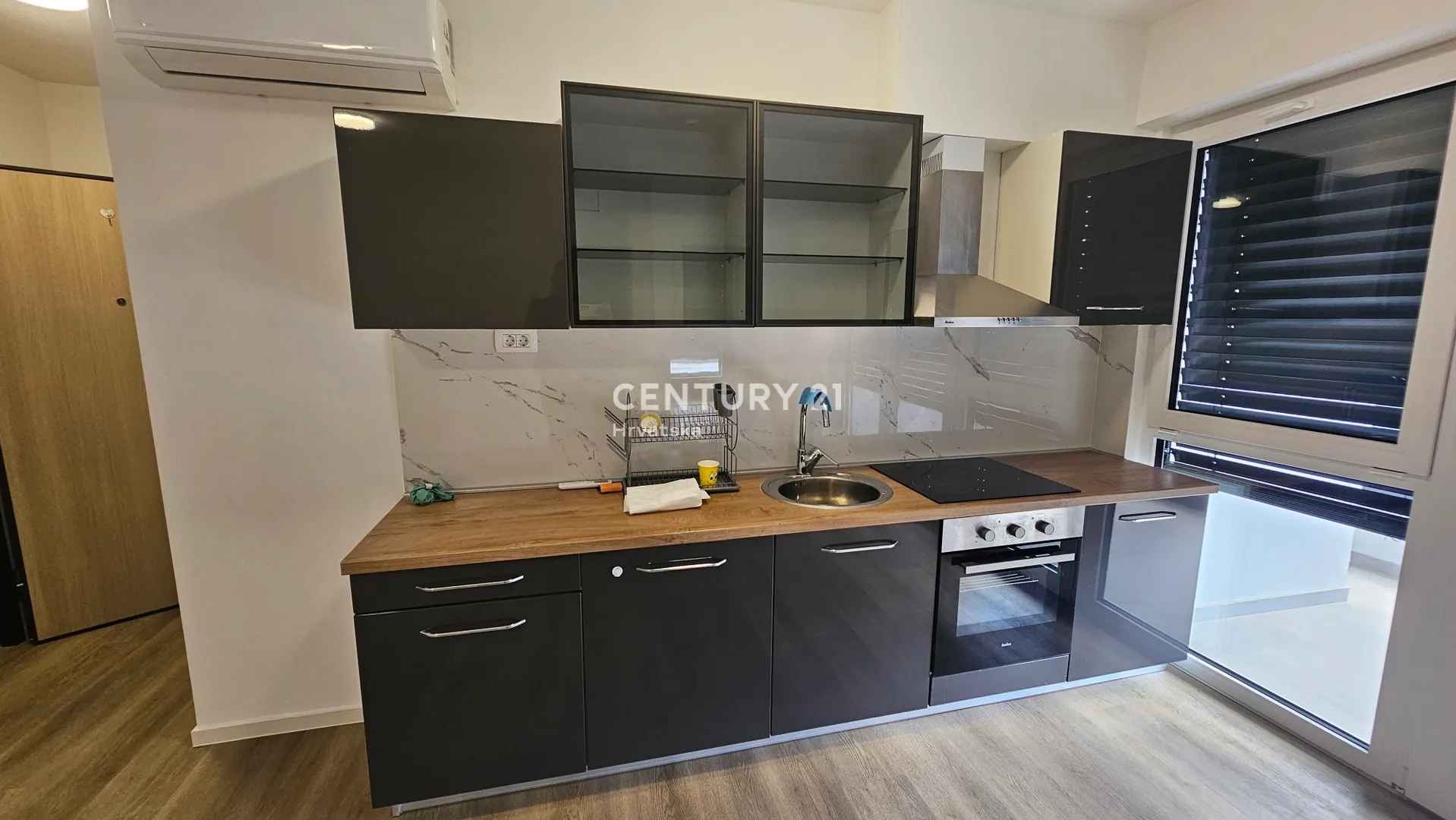 ivanec – centar | dvosobni stan 48,33 m² + lođa 8,30 m² | 1. kat | novogradnja | ključ u ruke | pogled na ivanščicu - slika 24
