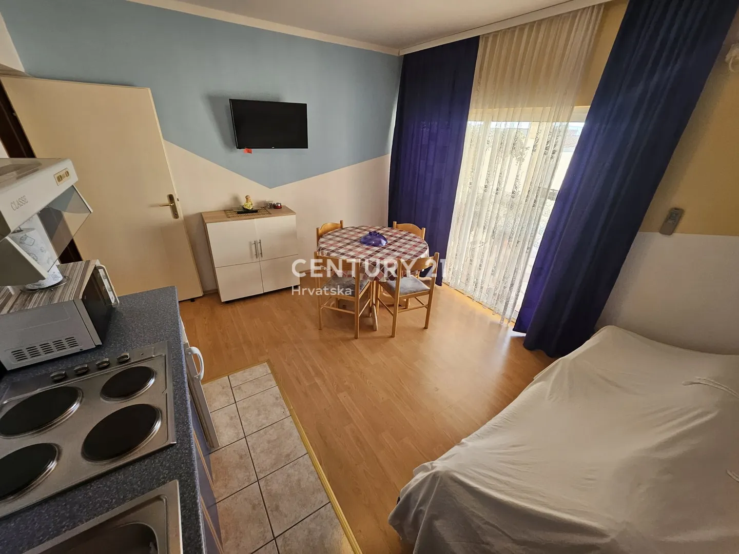 prodaja kuća u centru vodica (5 apartmana) – 278 m² - slika 38