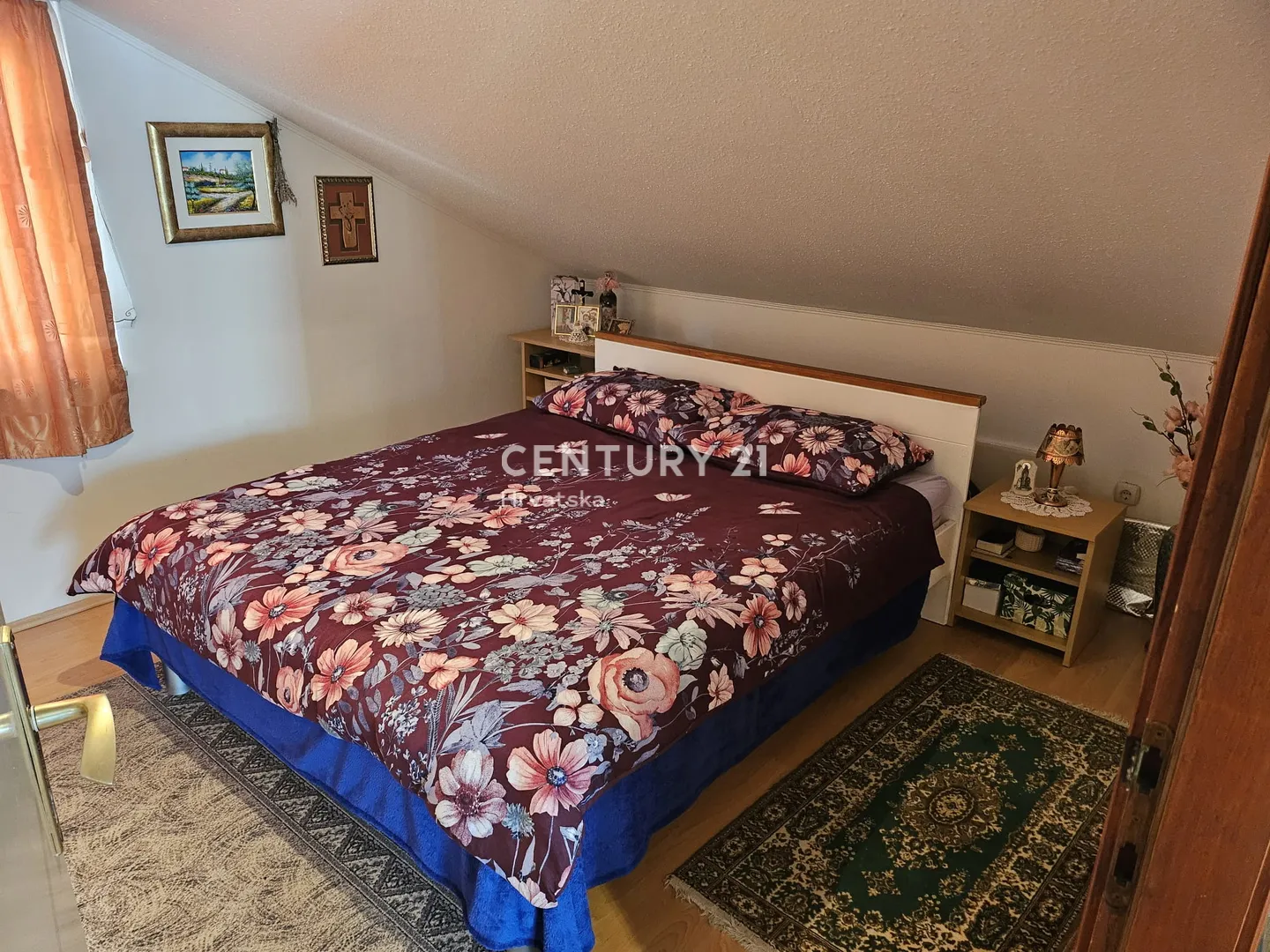 prodaja kuća u centru vodica (5 apartmana) – 278 m² - slika 52