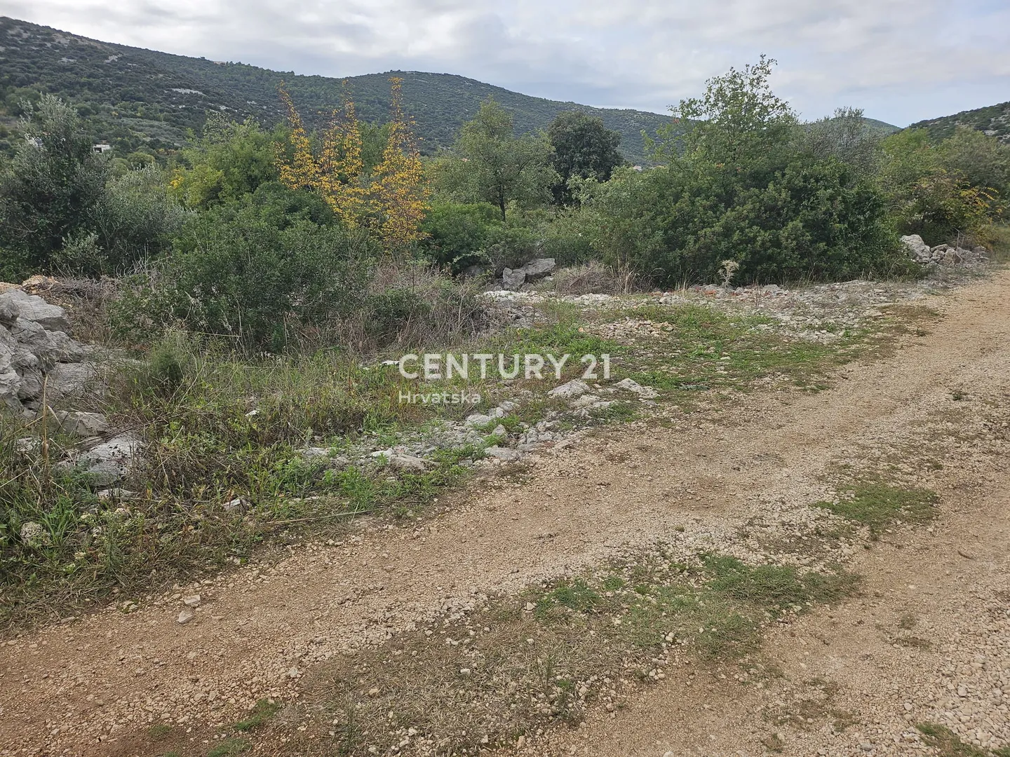 poljoprivredno zemljište 1000 m² – marina, blizina centra - slika 4