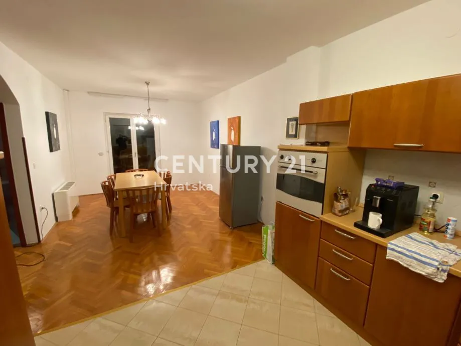 sveti lovreč, perini, poreč – istra | dvojna katnica 290 m² + terasa, balkon, bazen | potpuno namještena | renovirana 2024. - slika 8