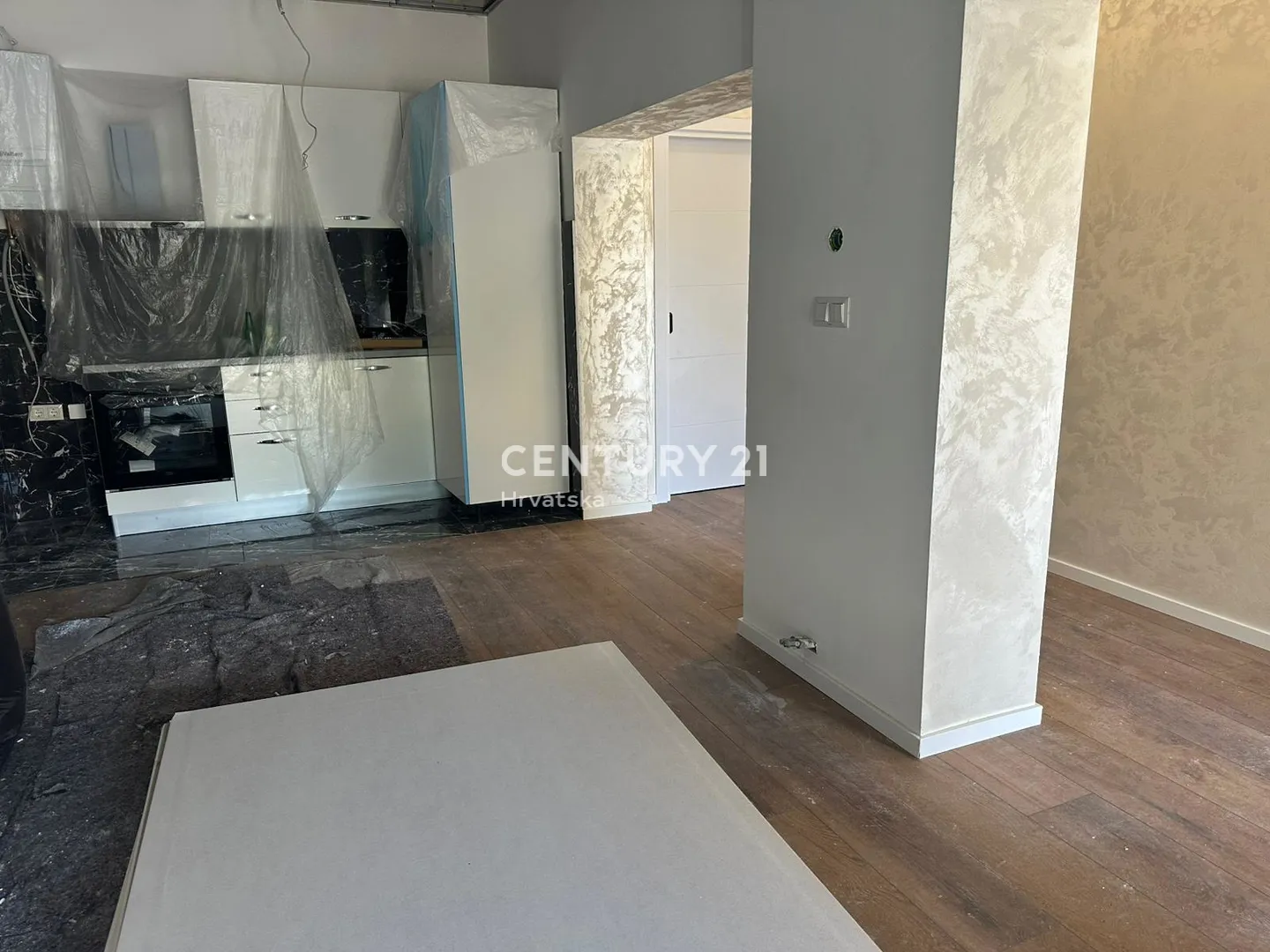 višestambena kuća sa 4 odvojena stana 263 m² , gornja dubrava (trnovčica) - slika 12