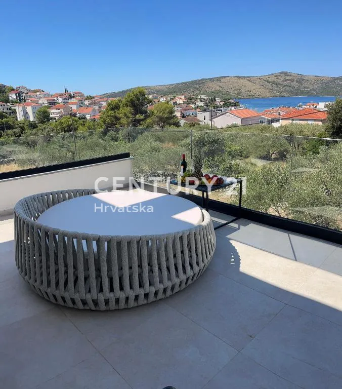 vila s bazenom, seget vranjica - slika 15