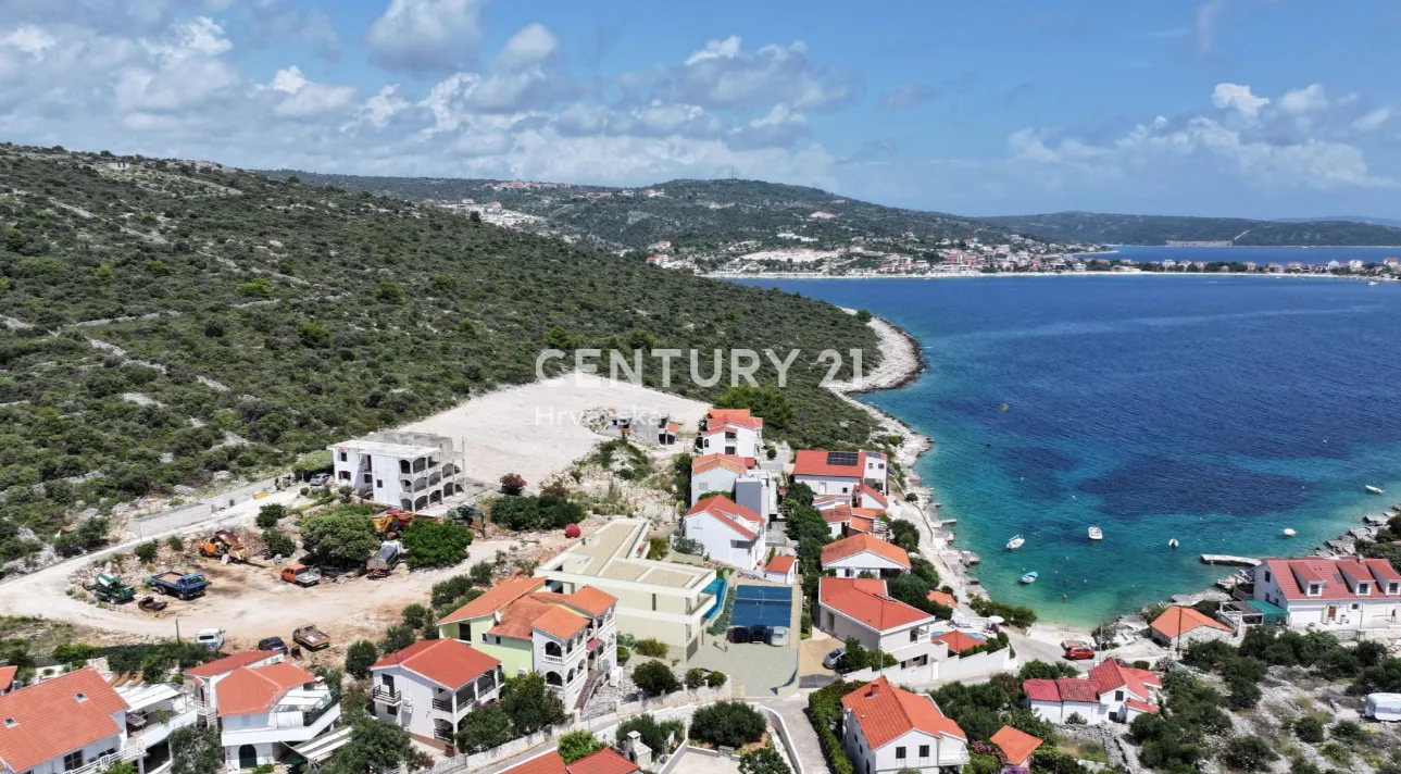 luksuzna vila s bazenom i panoramskim pogledom – rogoznica- kanica - slika 5