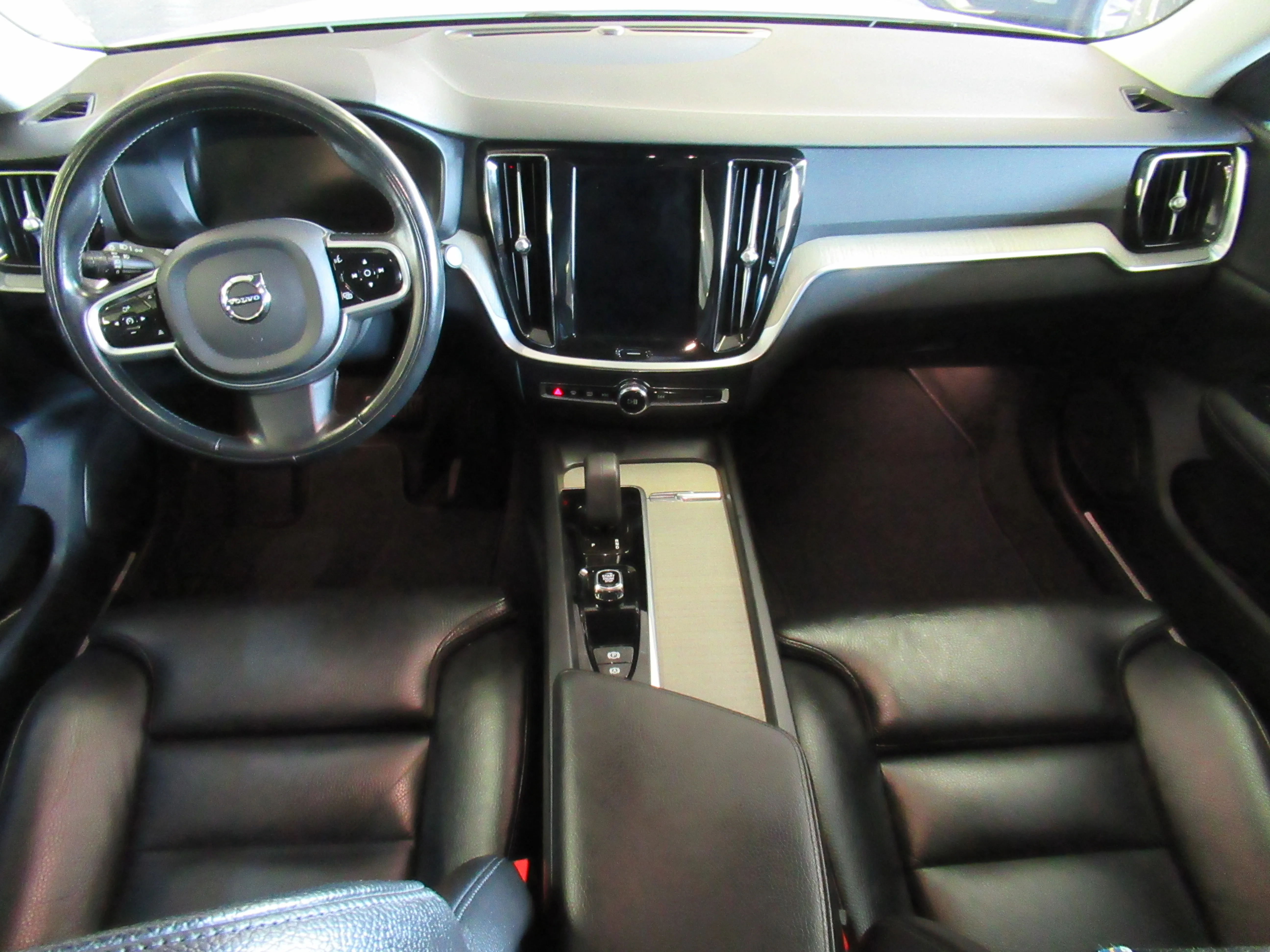 volvo v60 cross country b4d awd aut cross country pro - slika 9