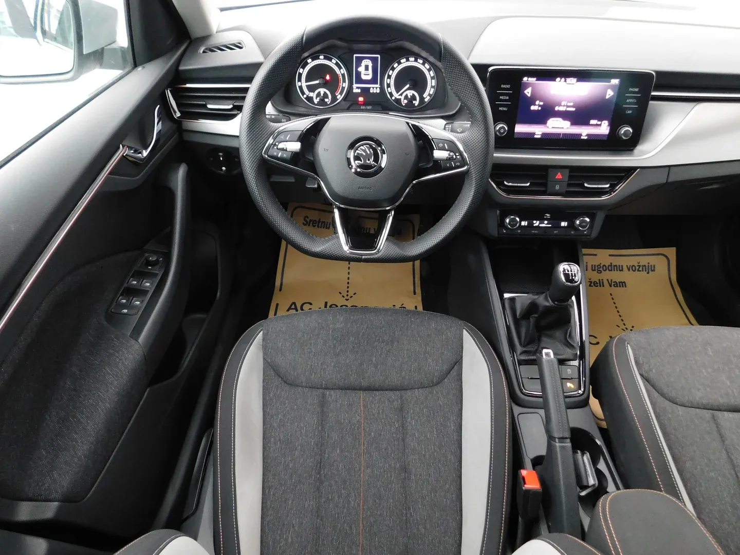 10875 škoda kamiq style 1.0 tsi - slika 10