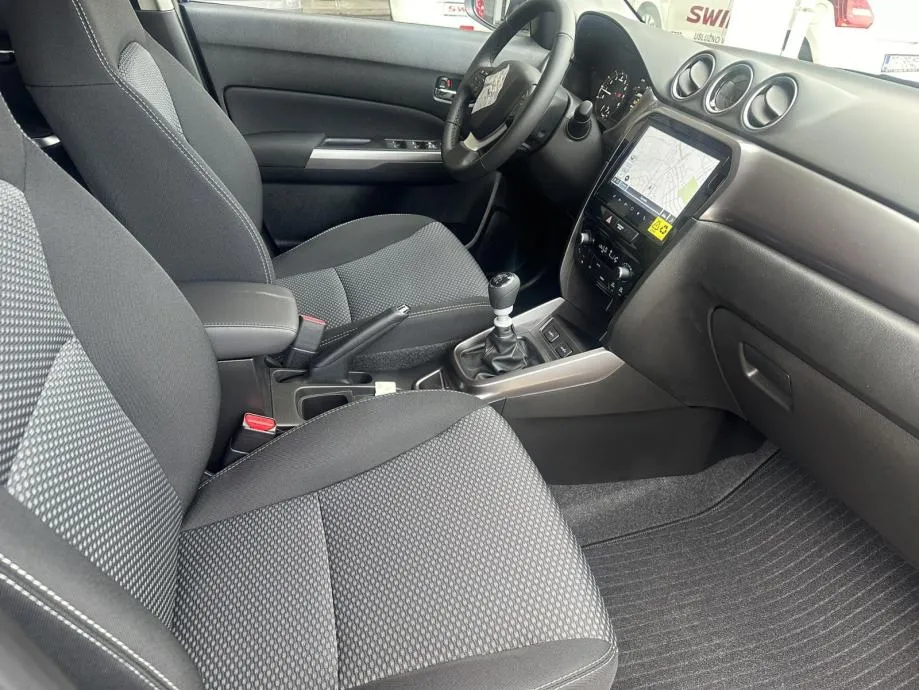 suzuki vitara 1,4 hybrid gl+ premium 2wd - facelift model!!! - slika 18