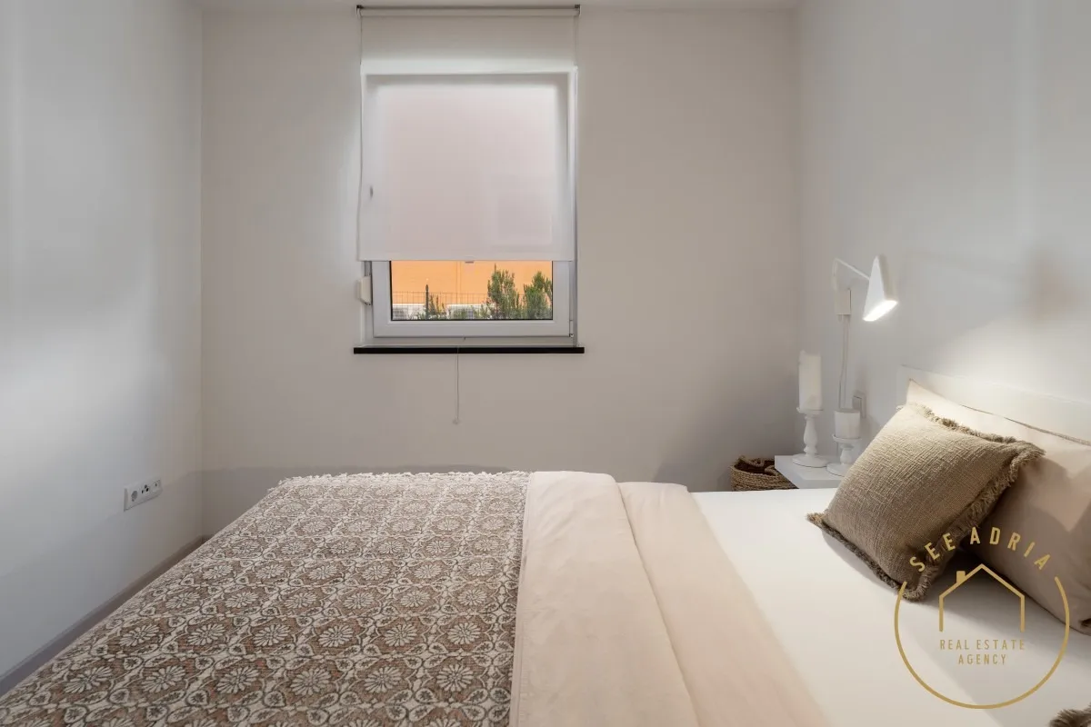 kuća sa apartmanima na odličnoj lokaciji - slika 15