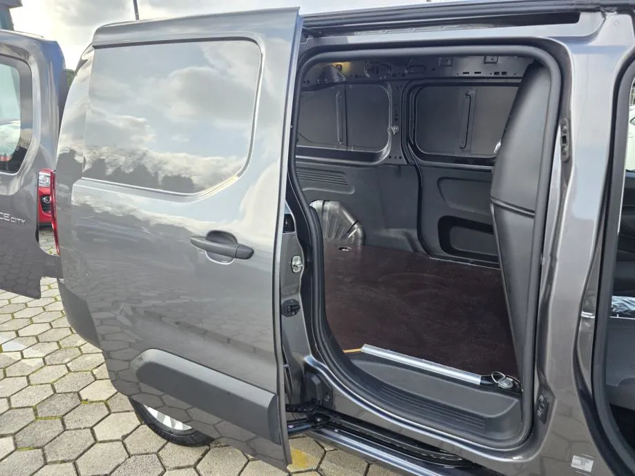 toyota proace city 1,5 d-4d 75 kw (102 ks) l2, 2022 god. - slika 11